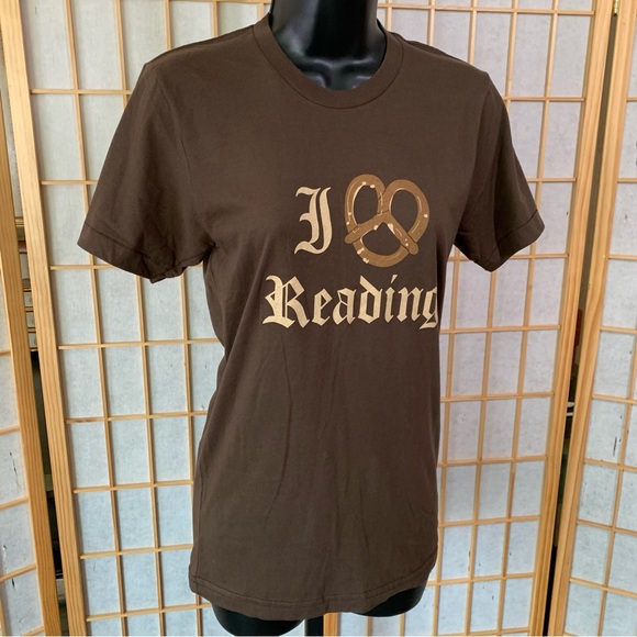 I 🥨 Reading Soft & Stretchy Tee - Picture 1 of 8